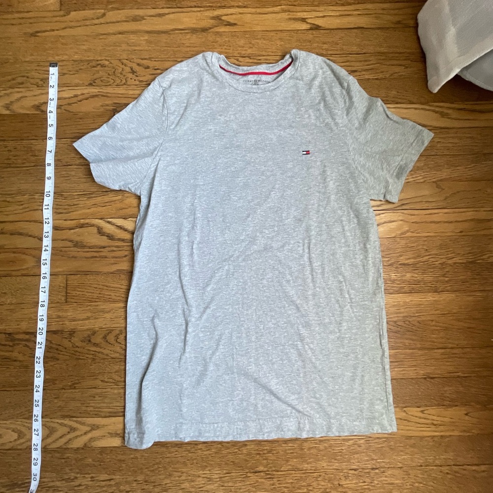 Gray Tommy Hilfiger T-shirt